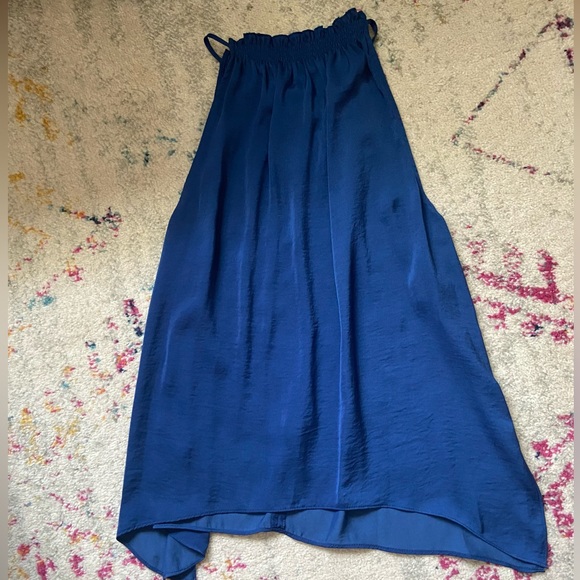 Rachel Roy asymmetrical sleeveless flowy top with adjustable peep hole opening - Picture 3 of 7